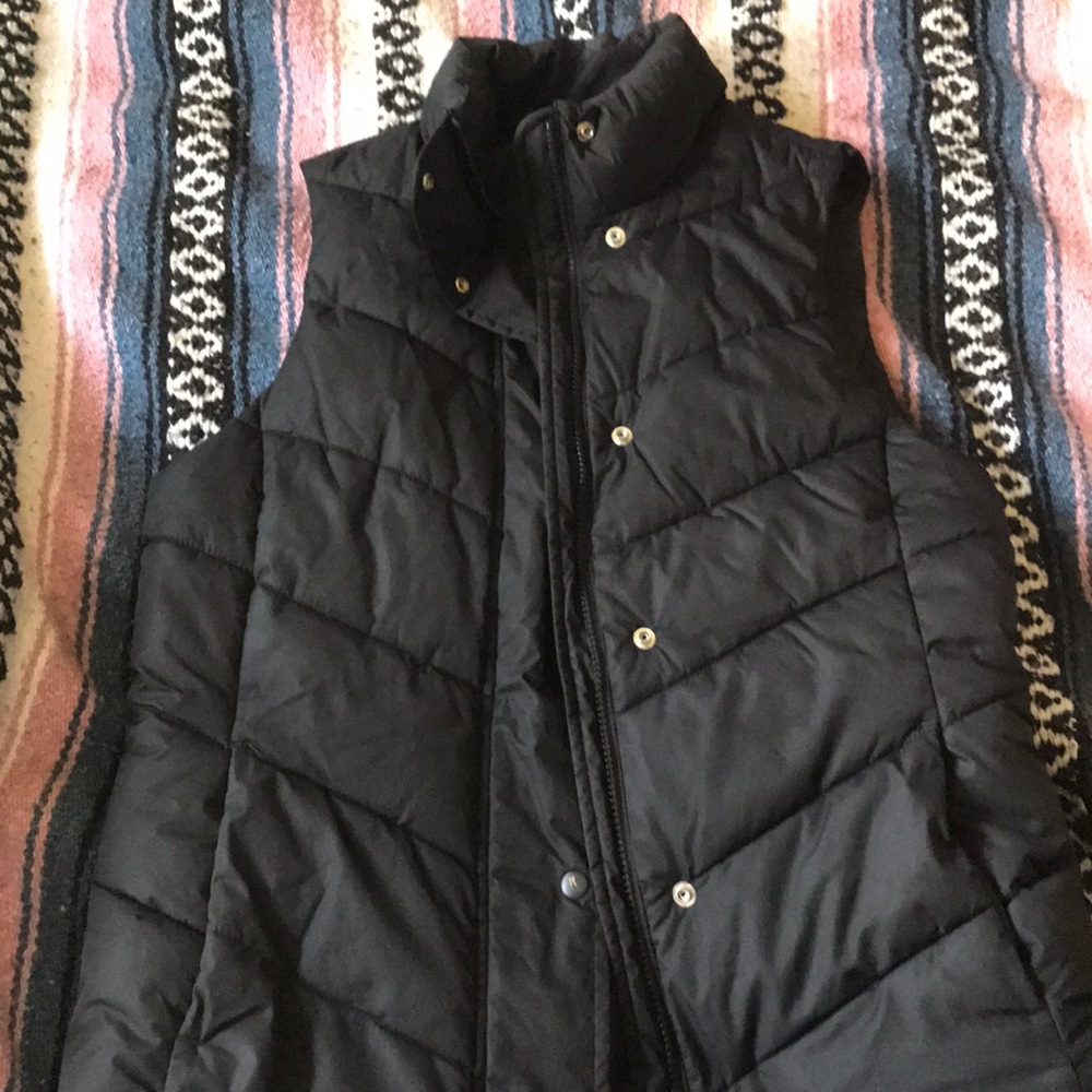 Gap black vest